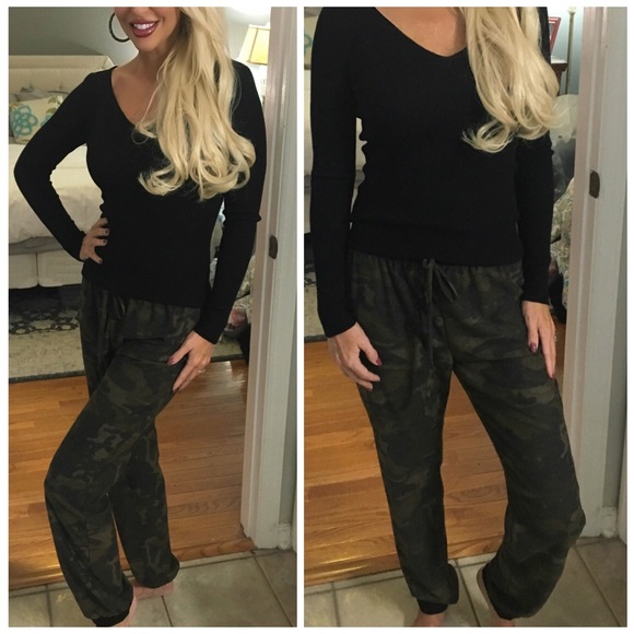 ❤️LAST 1! Soft Black Contrast Camo Pants - Picture 3 of 6
